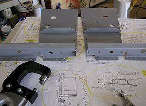 Riveted the F-9101 Gear Attach Web to the F-902 bulkhead 