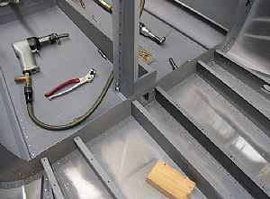 Riveted the F-728A vertical channel to the F-706 bulkhead