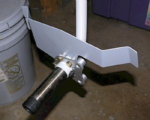 Everything bolted to the left gear leg