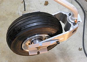 Mounted the tire and rim on the front gear